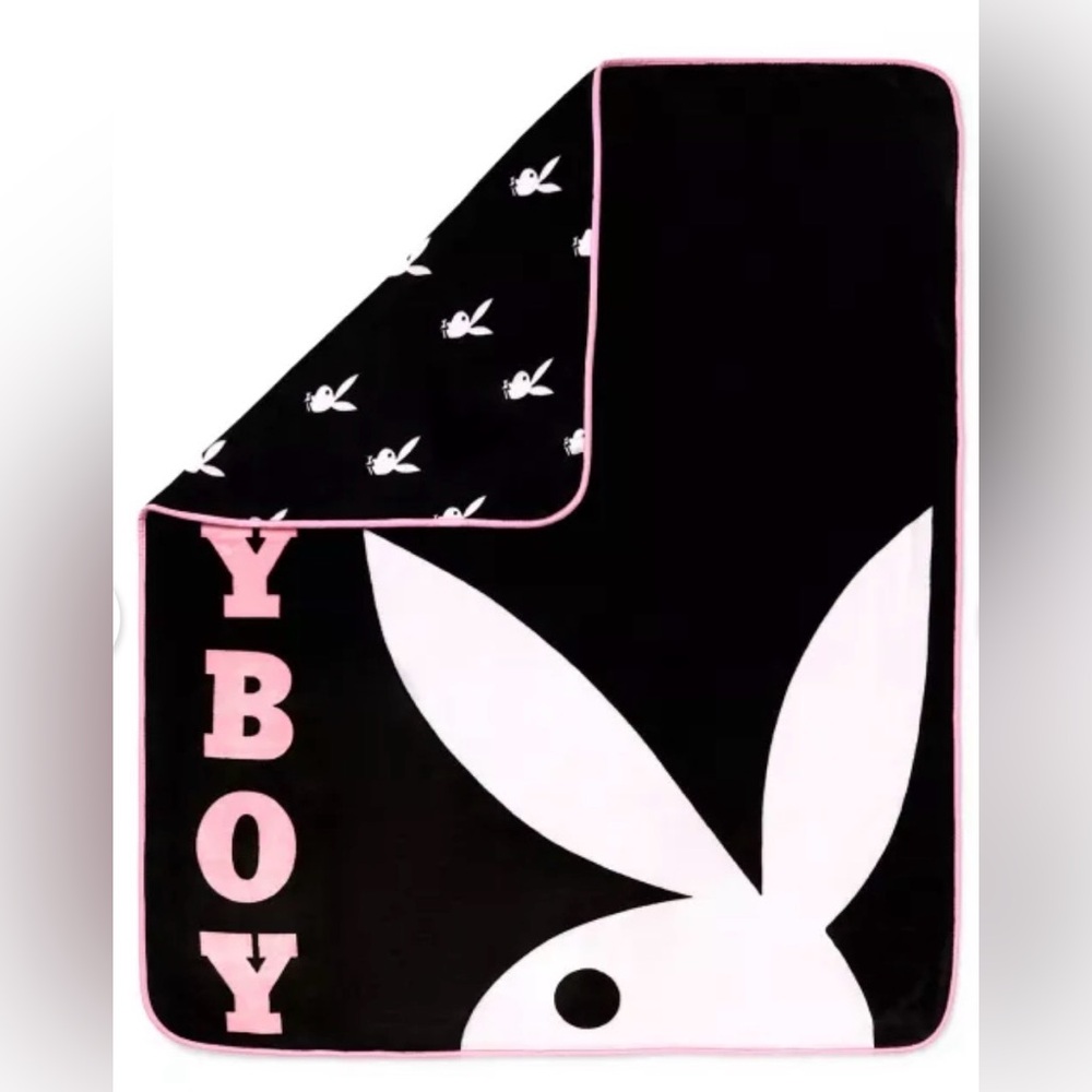 PLAYBOY Bunny Reversible Black & White Throw Blanket- NWT